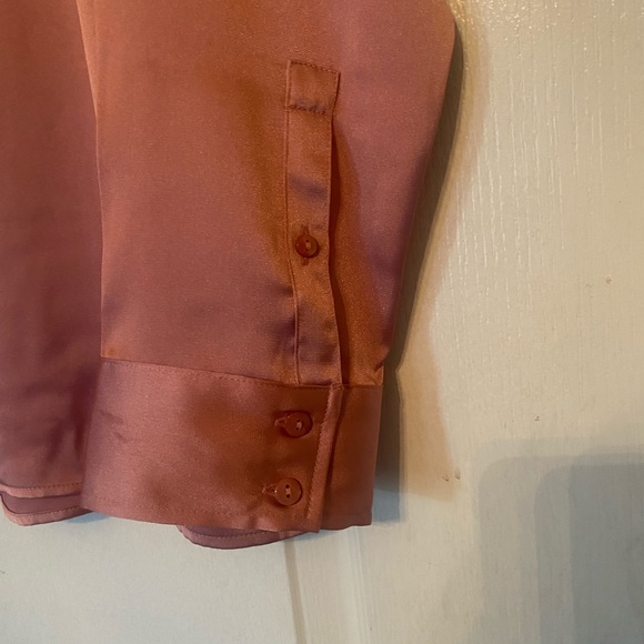 EXPRESS NWT pink silky blouse size L - Picture 7 of 7